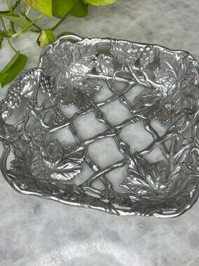 Vtg 1999 Arthur Court Grapevine Lattice 8x8 Casserole Dish Holder Basket Retired